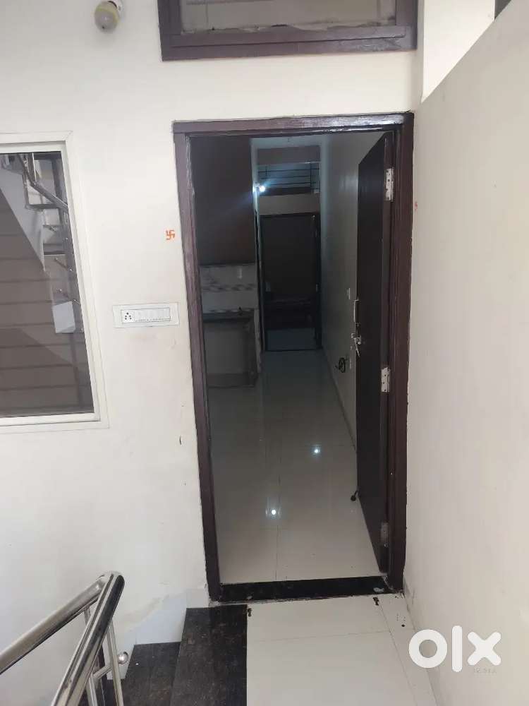 1bhk unfunished 7000 monthly