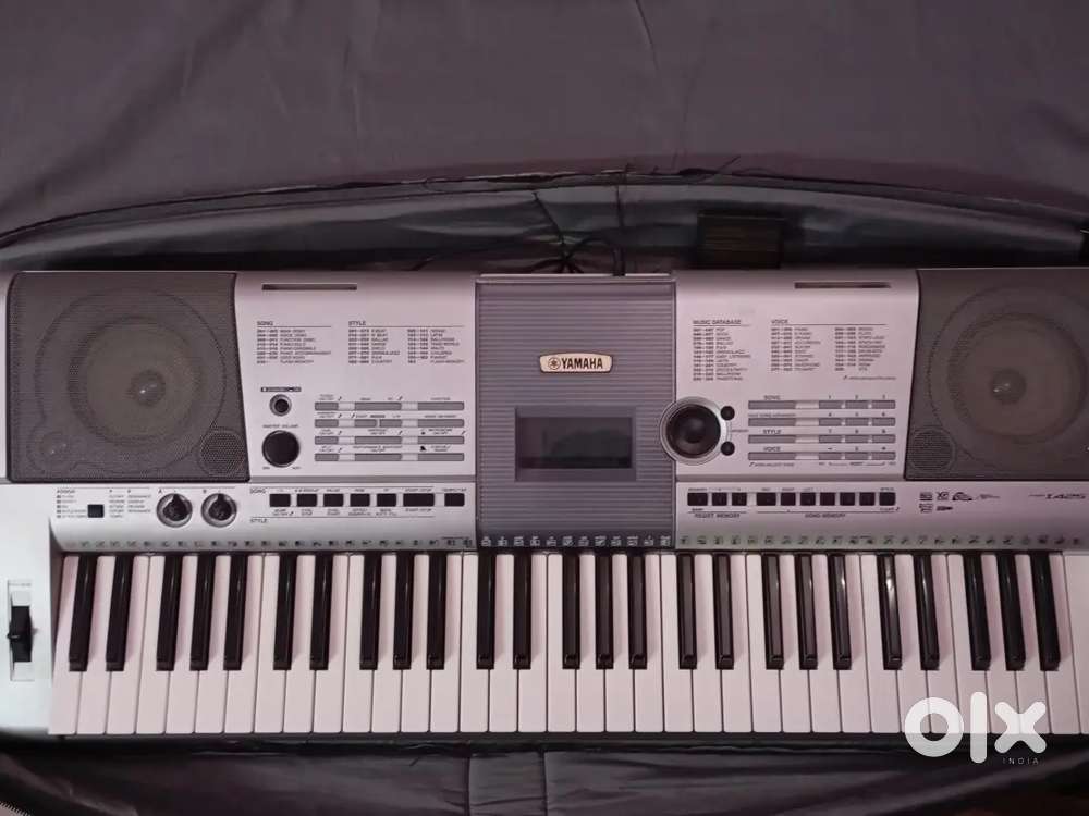 Yamaha PSR-i425 Keyboard