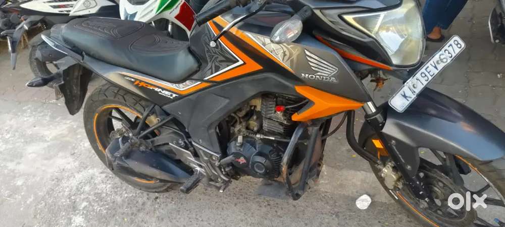 Honda Hornet 160R with Self Start Insurance Running
