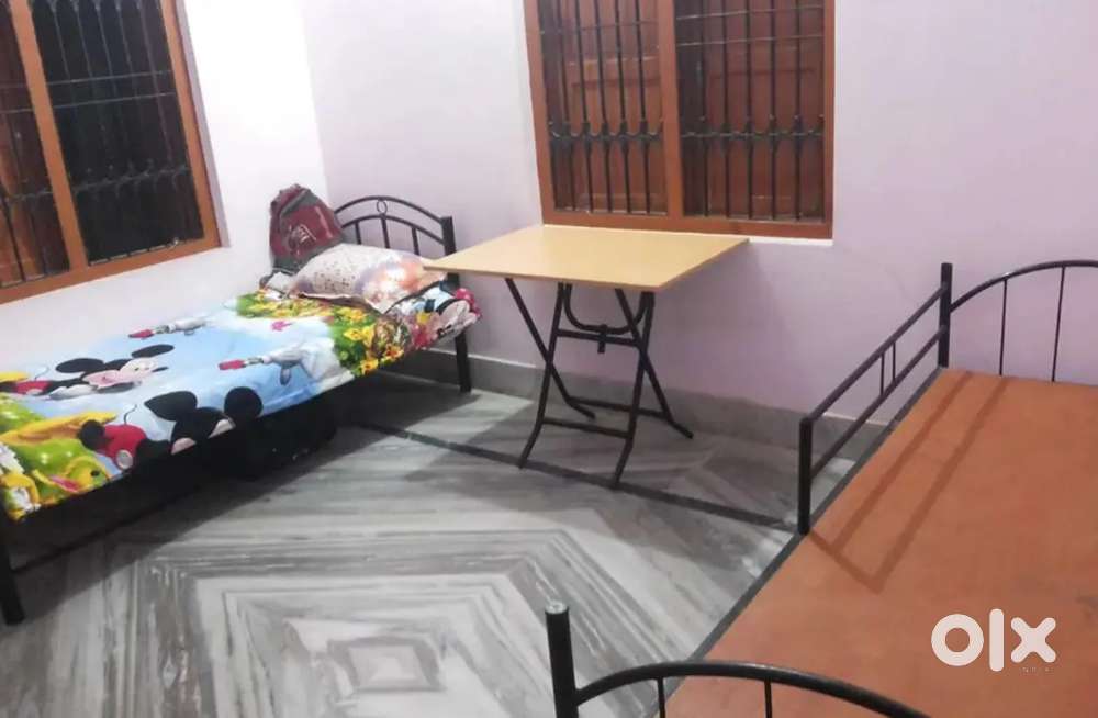 3500 per bed girl hostel