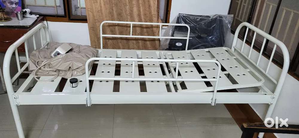 Hospital cot