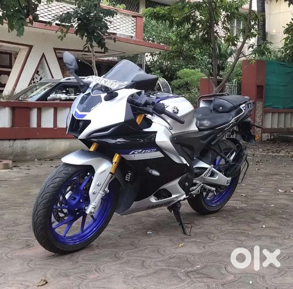 I want to sell R15 V4 M