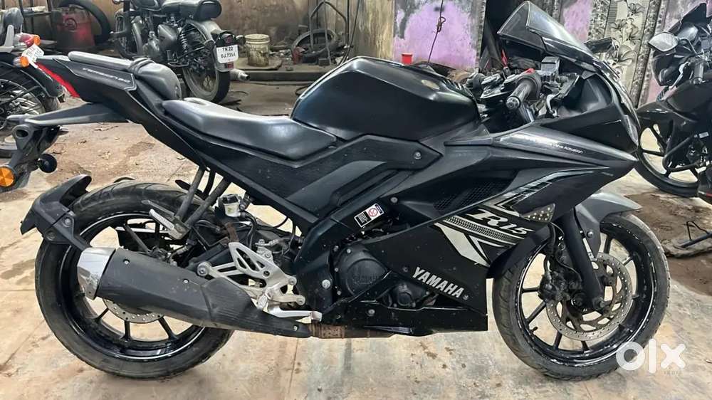 YAMAHA R15 V3 (EXCHANGE AVAILABLE) PAY 10K REMAINING EMI OPTION