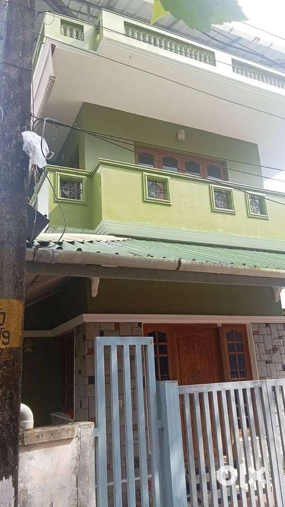 For lease - 3 bhk independent house(carparking) at Vaduthala Ernakulam