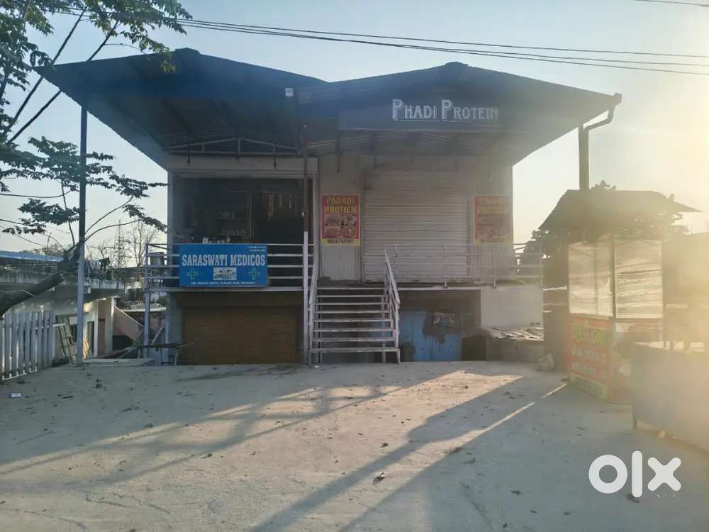 Shop for rent with parking