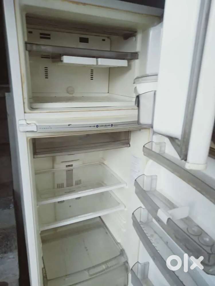 Whirlpool Refrigerator 350 litres good working condition for sale
