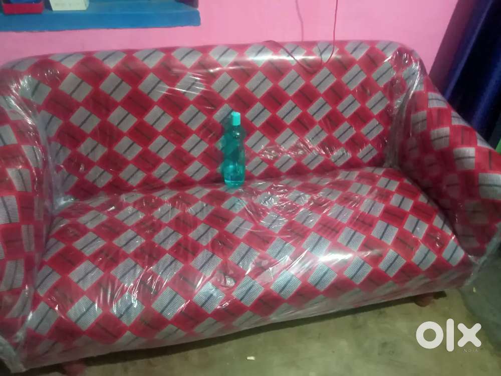 Sofa k saath 3 set h