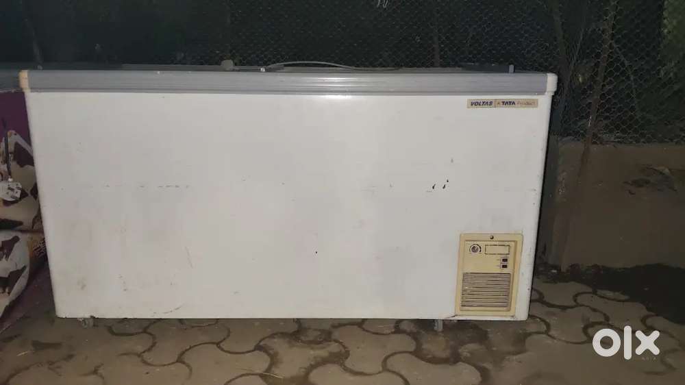 2 Deep freezer (ice cream fridge)