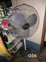 Crompton stand fan