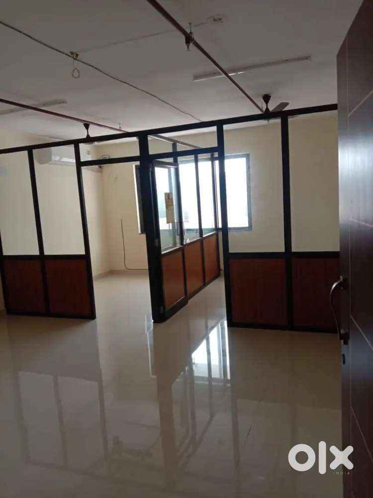 Semi furnished 50 sqmtr office for Rent 30 k at stinez Panjim