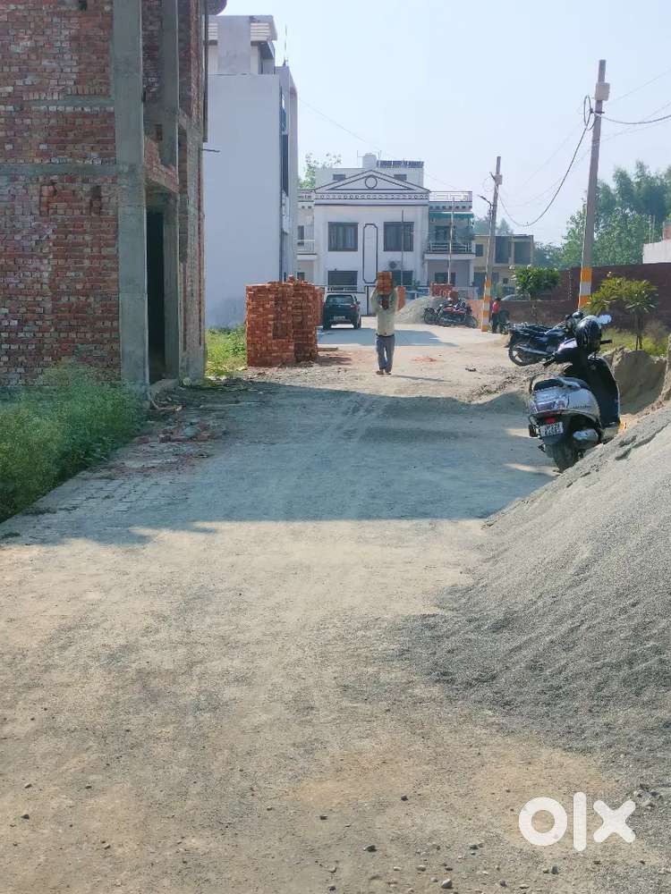 Plot 120 Gaj 30 feet road infront of Ajeetpur police chauki