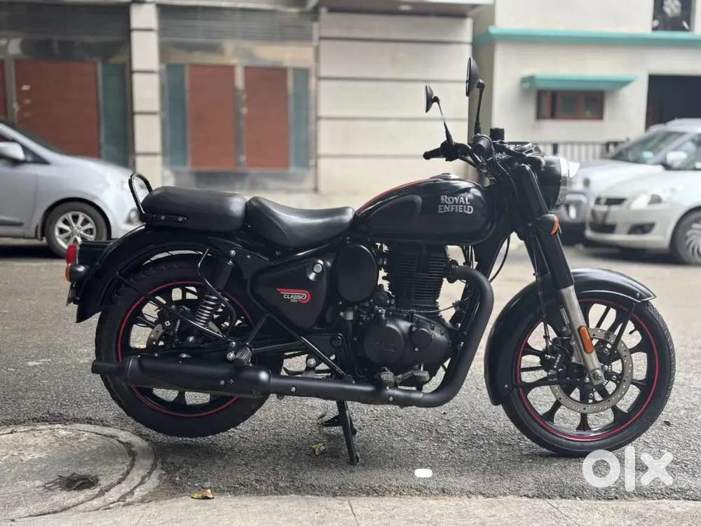 Royal Enfield Classic 350 2023 first owner km driven 17387