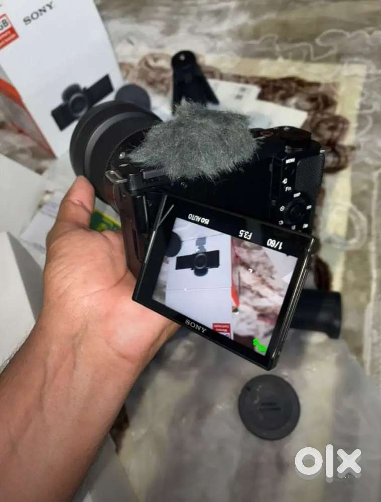 Sony ZVE10  with sigma 30mm only one year old