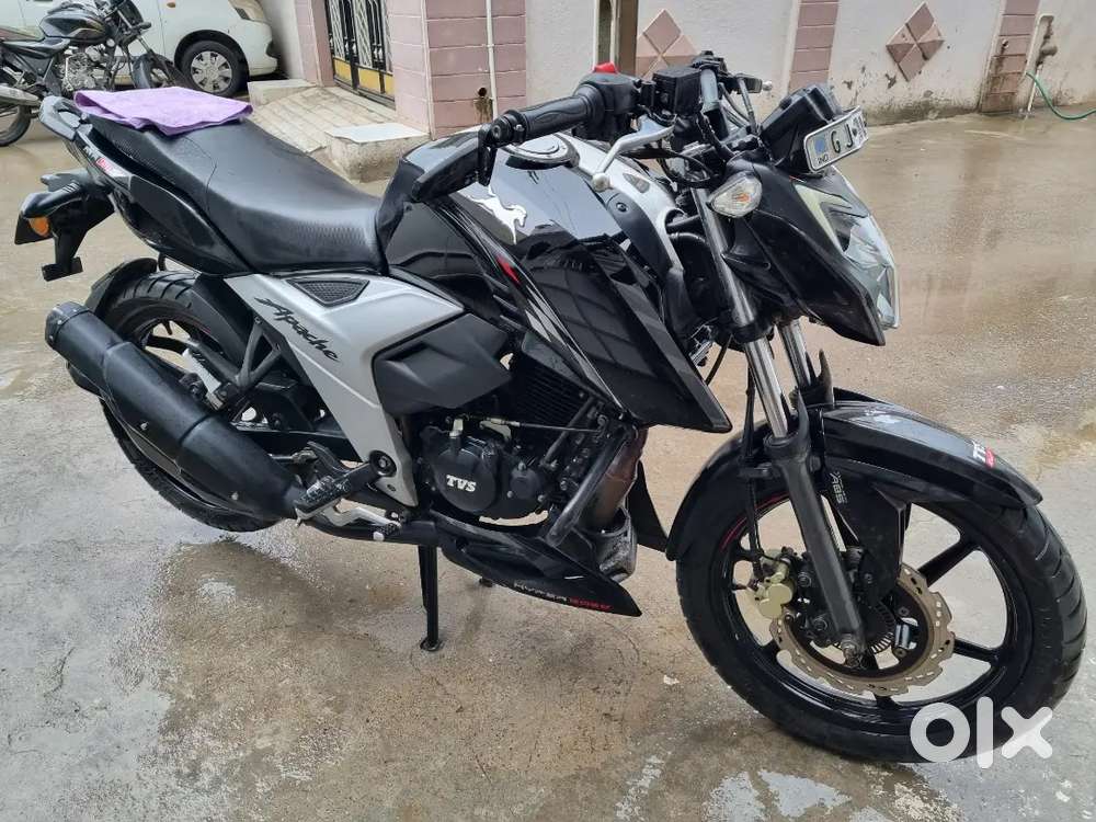 TVS Apache RTR 160 v4