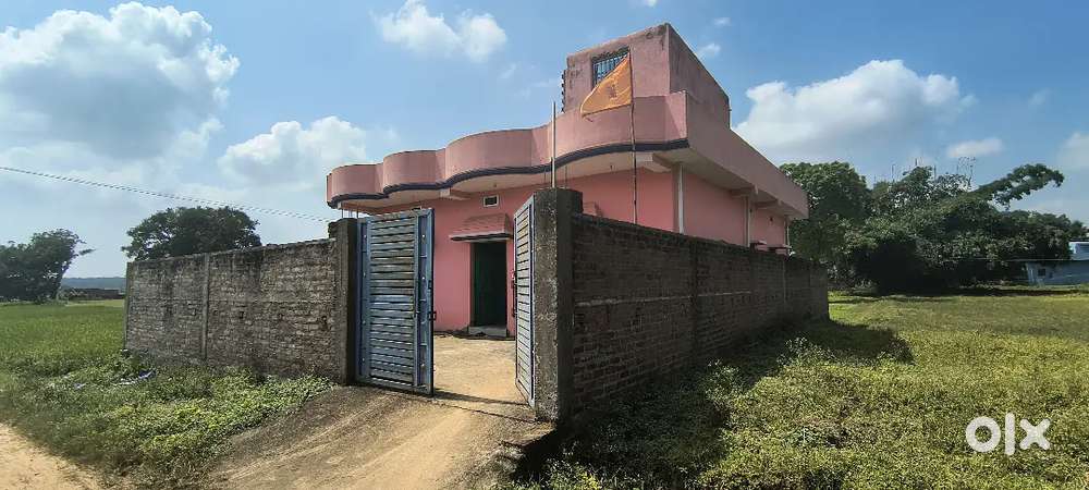 House with 3 bed room 700 metre  andar h main road se