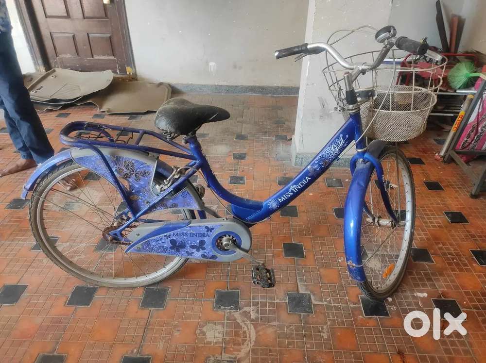 Hero miss india model