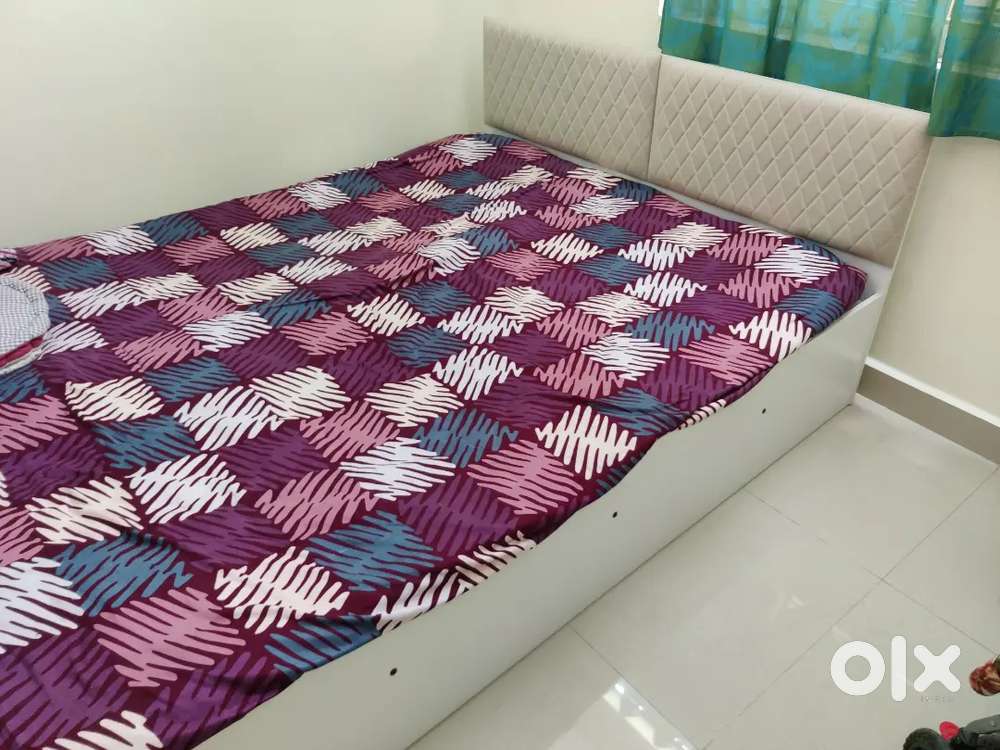 Pepperfry queen size bed and single bed