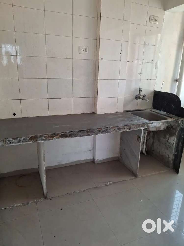 2 bhk flat havey deposit available 15 lakh se 10 kharghre all family