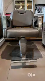 For Sale: Professional Salon Haircutting Chair – Gently Used