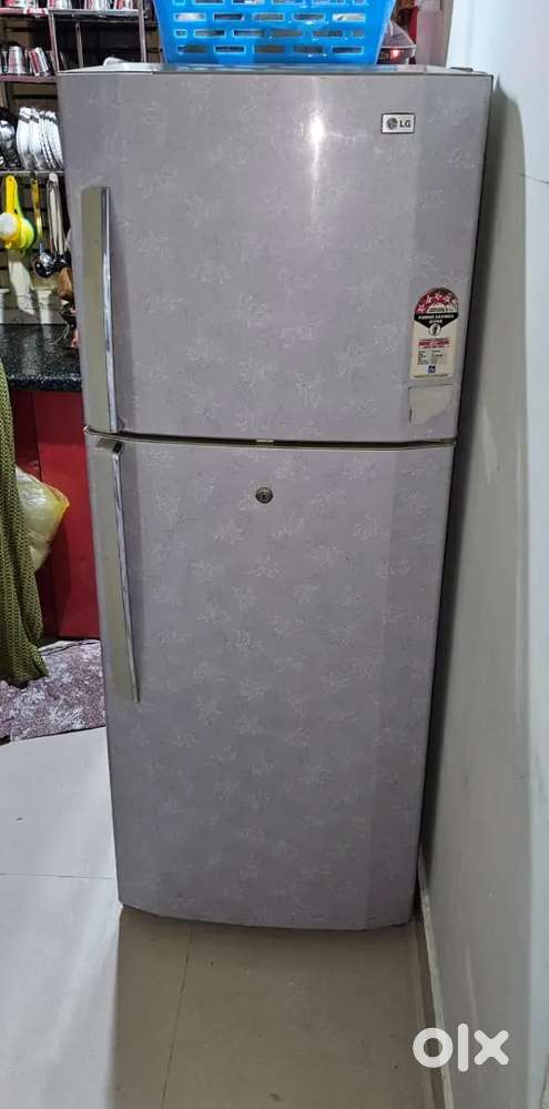 LG Refrigerator double door in good condition