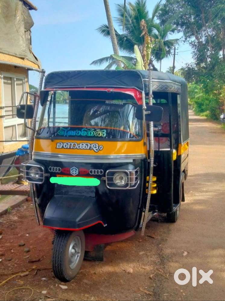 2017 model ape passenger, showroom condition, no patch works,