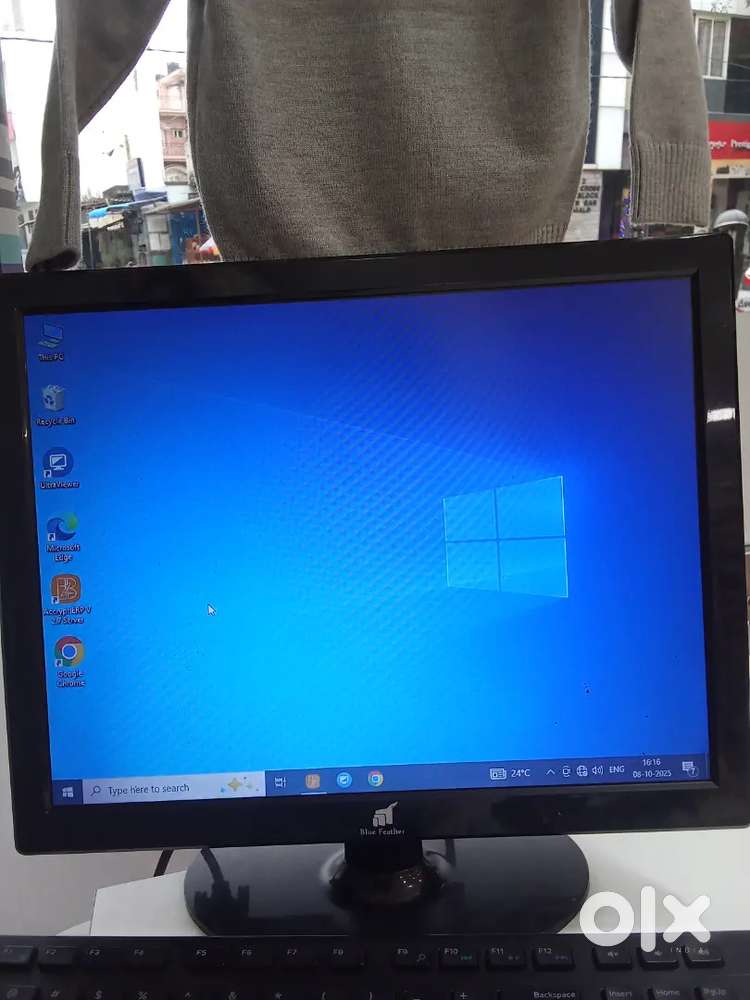 Monitor Blue Feather