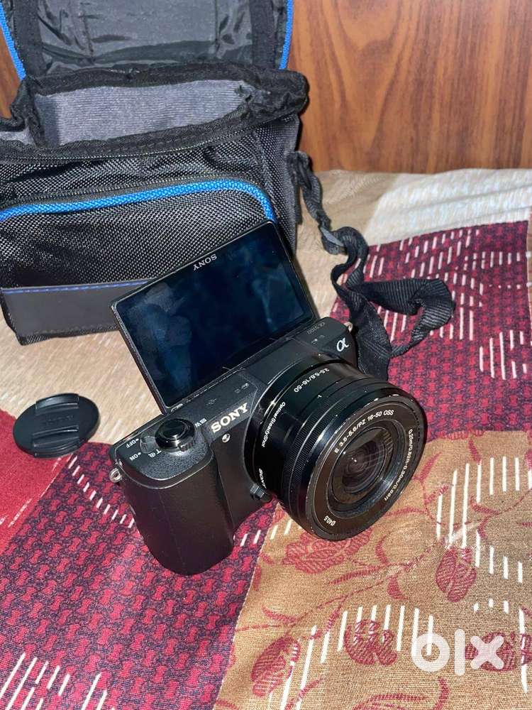 Sony a5100 with 16-50 mm lens mirrorless camera for sale
