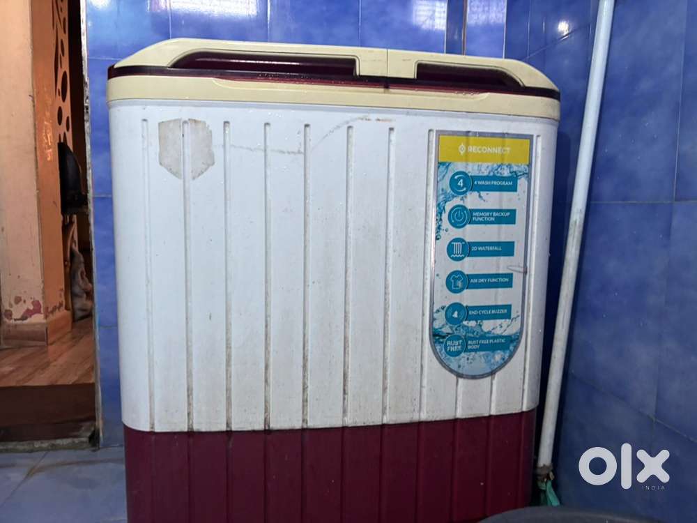 New condition 8.5 kg semiautomatic washing machine for urgent sale