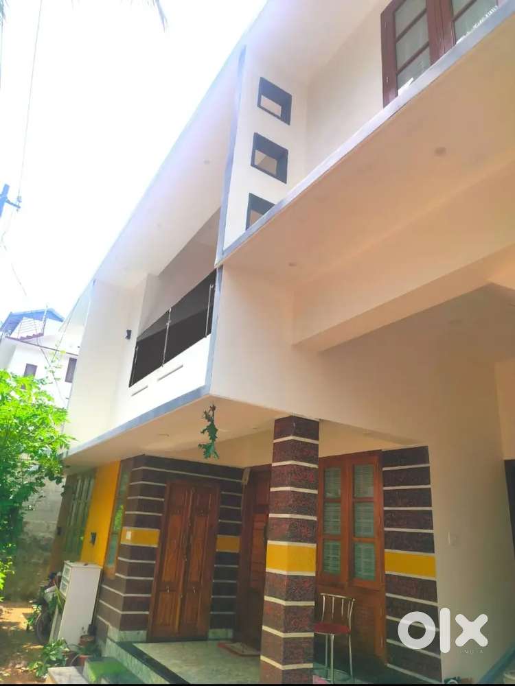 Gents Hostel with Homely Atmosphere & Food