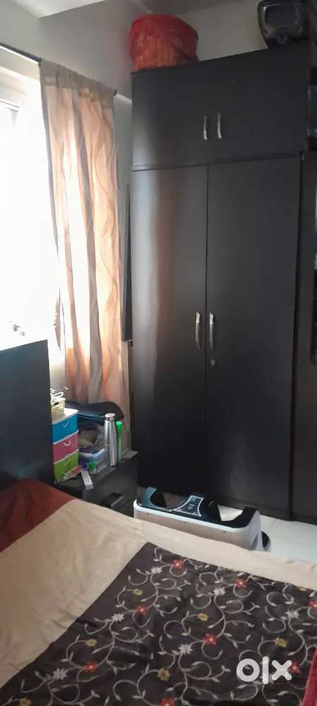 Woodden wardrove,,double bed,bed side tables,other items