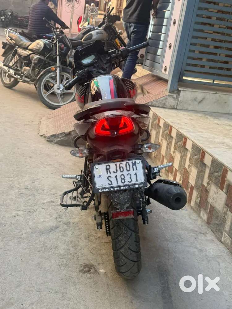 1 month Old Apache rtr Brand New Condition Ktm 390 Leni Hai Argent me