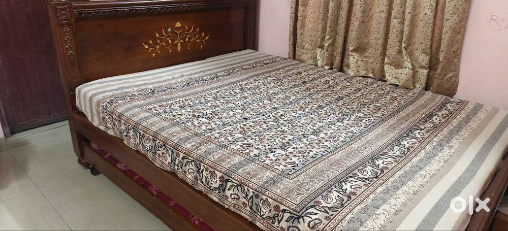 Queen Size Cot with MM Foam Mattress + Pullout Side Bed - good quality