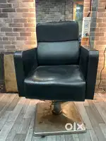 Salon chair