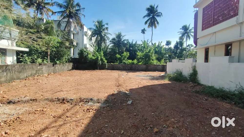 RESIDENTIAL LAND FOR SALE IN VAYALIKADA JUNCTION NEAR AMBALAMUKKU