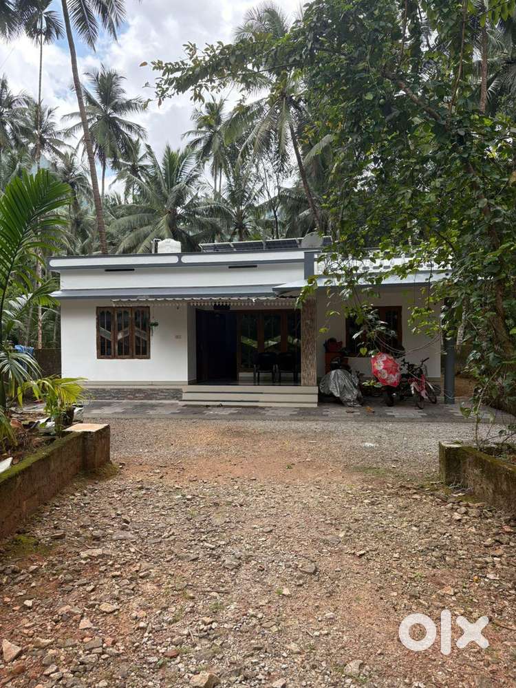 20cent plot,Fresh water availability,shops near 150m,boundary wall
