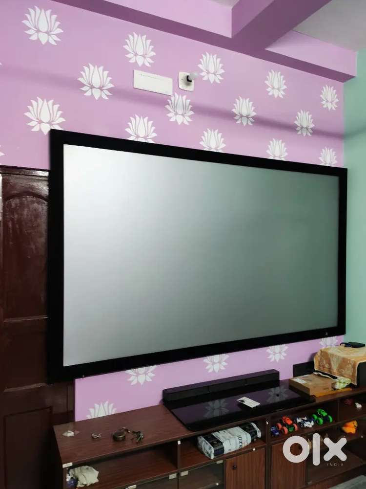 Projector Screen 100
