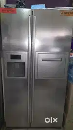 DOUBLE DOOR ELECTROLUX FRIDGE