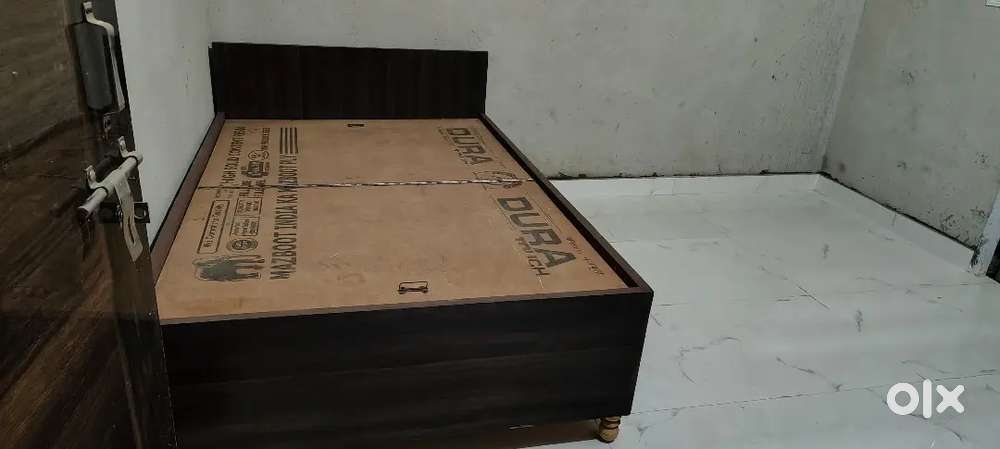 Rooms with attached kitchen & bathroom available for rent for family