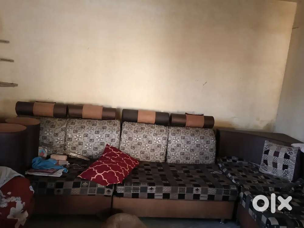 7 seater  C corner sofa