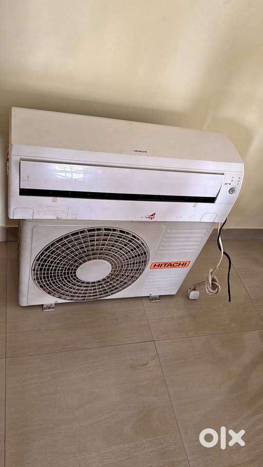 Hitachi 1.2 ton split AC