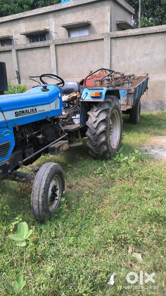 Good engine conditions. Tractor+hydrolic troly+bengal rotar+11tana fal