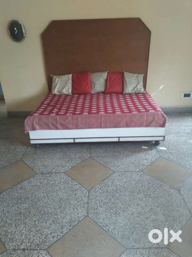 One Dewan & One Steel Almirah