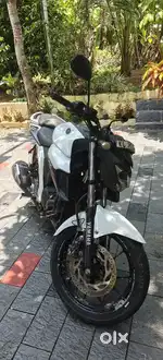 Yamaha FZ 250 white