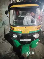 Bajaj auto rickshaw 2020 model he koi problem nahi he 2 stok he