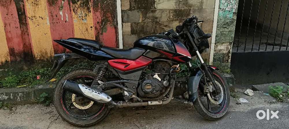 Pulsar 150 twin disc, non ABS cash purchase bike