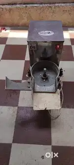 ONION CUTTING MACHINE