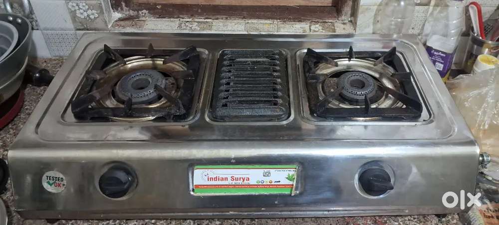 Gas Stove + Cylinder  2 Months Used  Good Condition