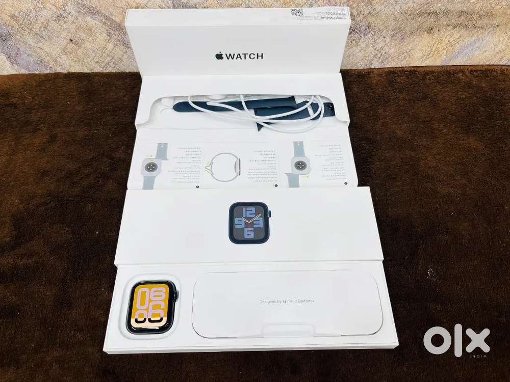 Apple Watch SE 2 44mm in warranty