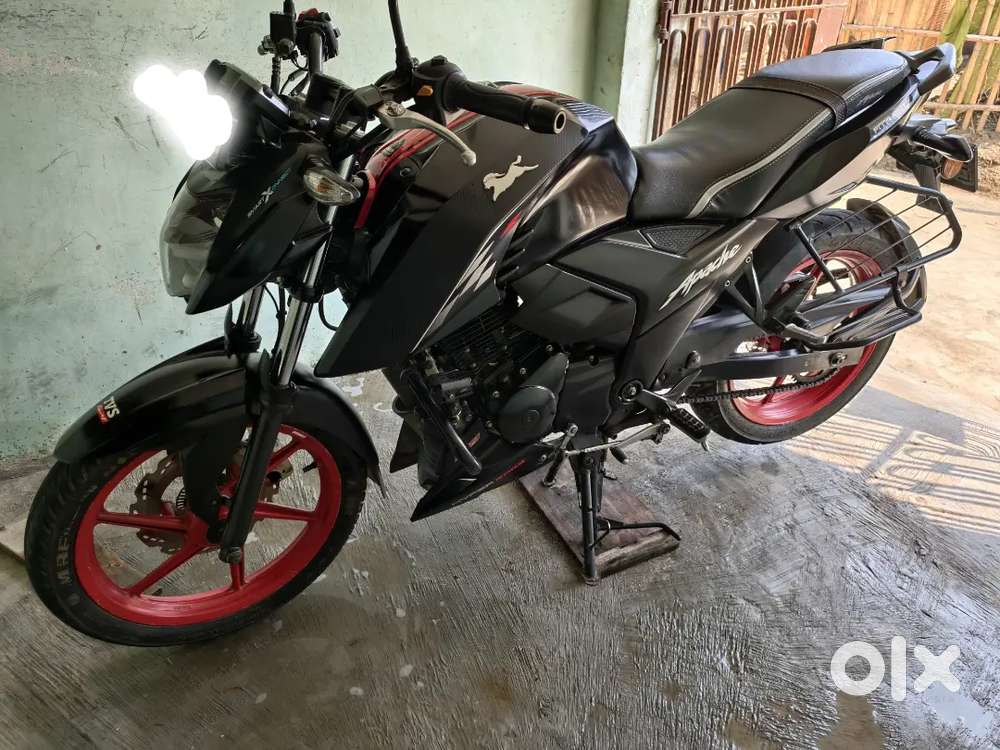 Apache RTR 160 4V Special Edition Matte Black