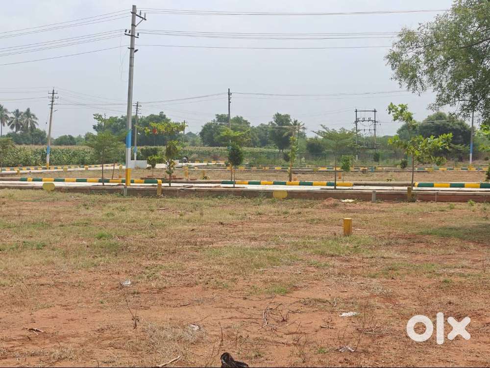 Prime Location Advantage – Close to Gauribidanur town, schools, markt